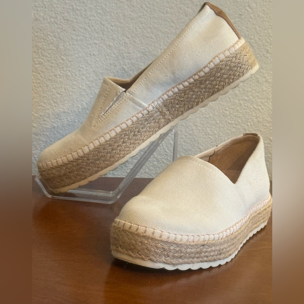 Dr Scholls Women's Sunday Cream Espadrille Slip-On Shoes. Size 9